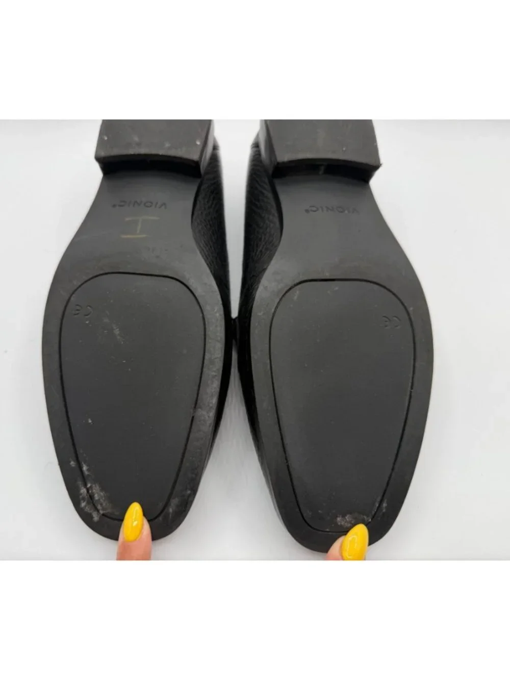 Vionic Sellah Tumbled Leather Penny Loafers Black Women Size 8 Work Casual Shoes